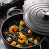 Cocotte de hierro colado esmaltado, color negro mate, 20 cm - Le Creuset