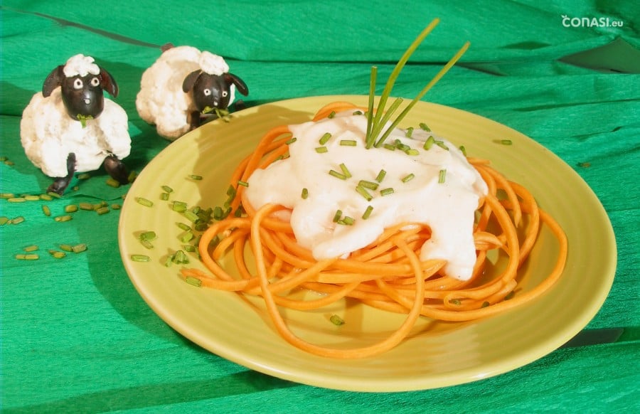 Espaguetis de calabaza con bechamel de coliflor