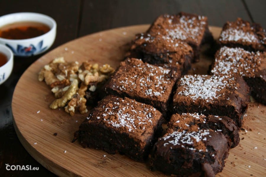 Brownie oriental, un dulce sin azúcar ni gluten que te sorprenderá