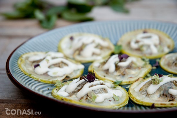 Raviolis crudiveganos de calabacín rellenos de pesto de pistachos