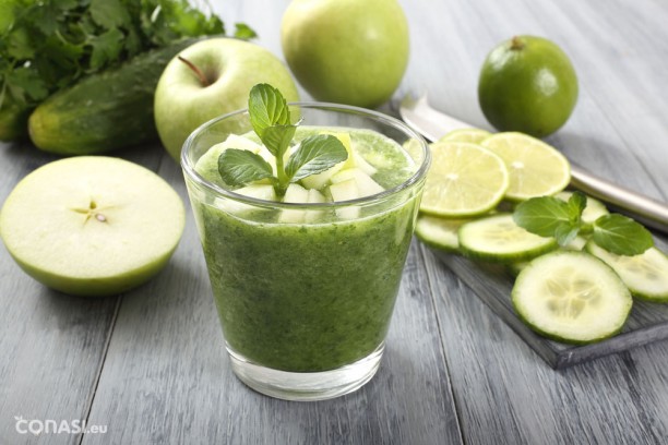 Batido Verde de Núria Roura En los detox es importante incluir batidos verdes, líquidos, alimentos alcalinos, etc.