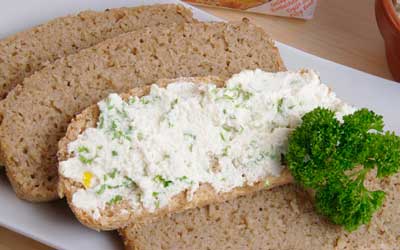 Pan de avena sin gluten con queso de anacardos
