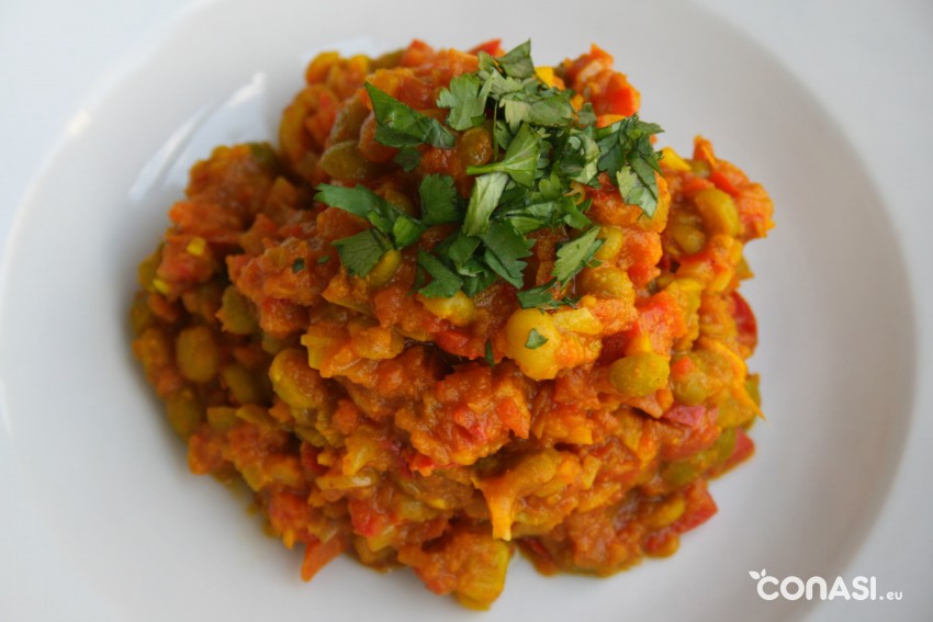 Dahl de guisantes con especias