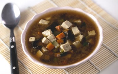 Sopa de miso y tofu