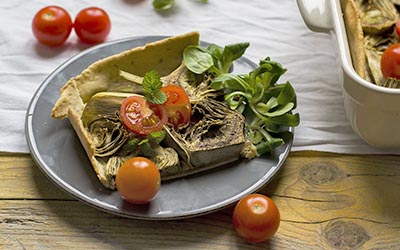 Pastel de alcachofas y albahaca