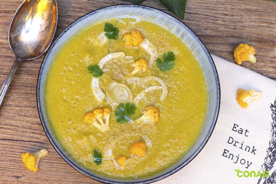 crema de coliflor amarilla con Vitamix
