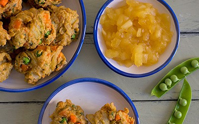 Pakora, buñuelos de verduras con compota de manzana