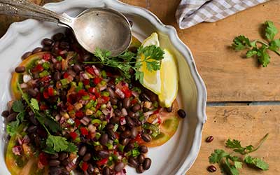 Ensalada de azuki con pico de gallo