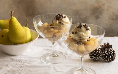 Copa de galletas, peras especiadas y helado de plátano - Menú navideño