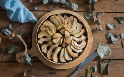 Tarta de manzana vegana con chocolate