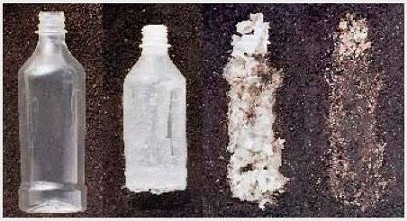 Degradacion botella de plástico reciclable