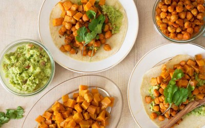 Tacos veganos de boniato y garbanzos