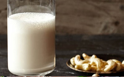 Leche de anacardos y cáñamo