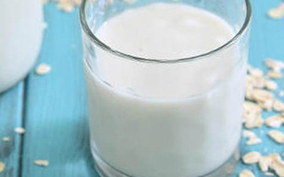 Receta de leche de copos de avena y limón hecha en casa