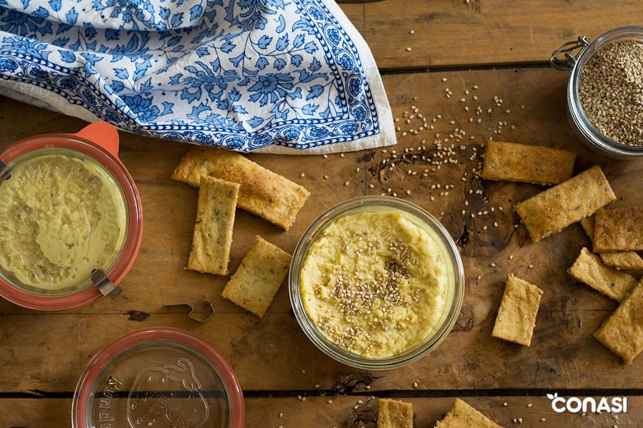 Queso cremoso de tahini y umeboshi en tarros weck