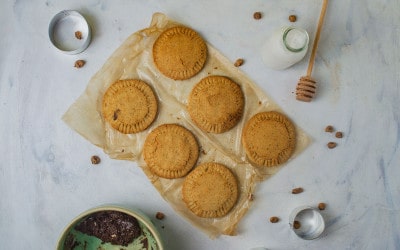 Empanadillas de chufa y crema de chocolate