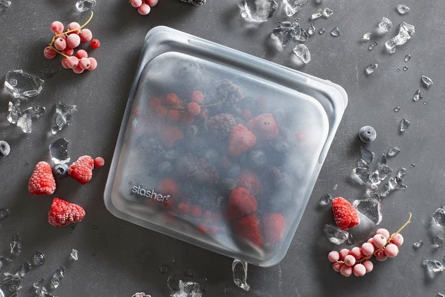 Bolsa Stasher con frutos rojos congelados - Nevera sin plásticos