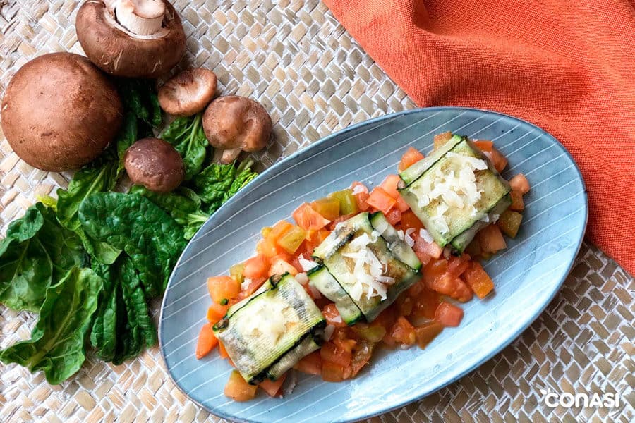 Raviolis de setas comestibles en un plato