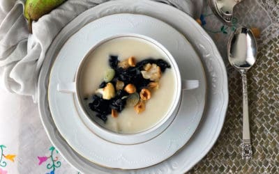 Crema de trompetas de la muerte, coliflor y pera