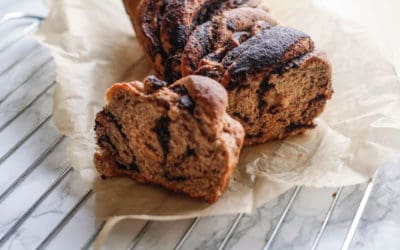 Babka vegano con relleno de amapola