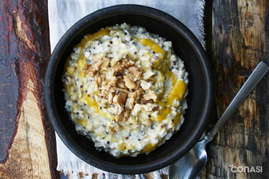 Porridge de avena y quinoa en un bol - Dieta FODMAP