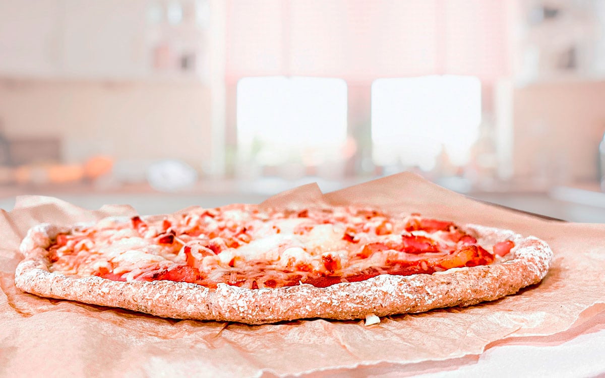 Receta masa pizza keto con arrurruz y harina de coco - Blog Conasi