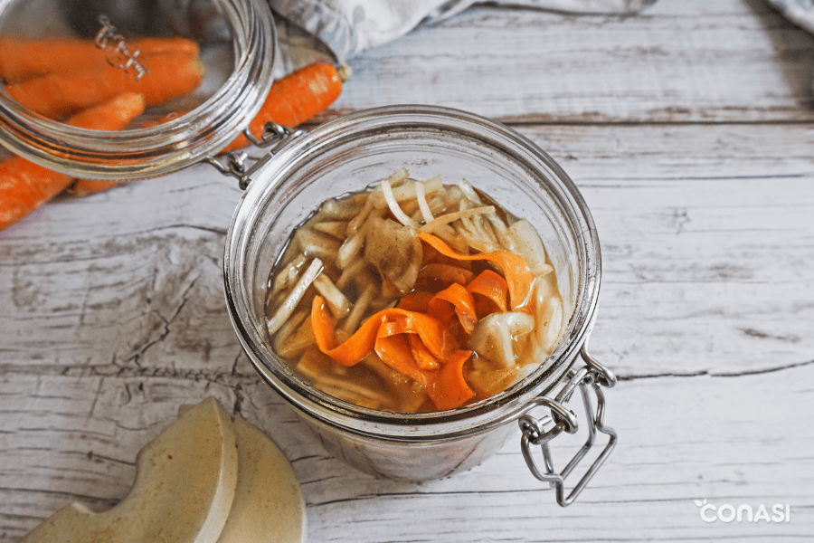 Zanahorias fermentadas listas para consumir Zanahorias fermentadas listas para consumir
