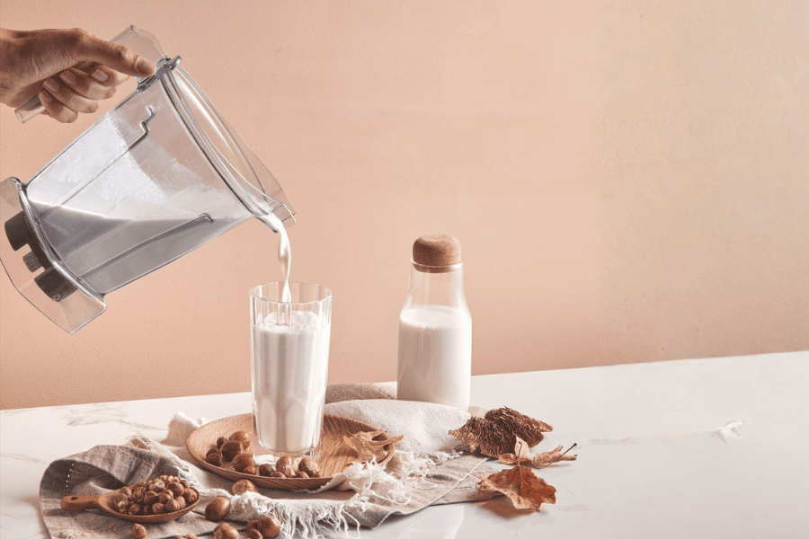 elaborando bebida vegetal de avellanas con Vitamix elaborando bebida vegetal de avellanas con Vitamix