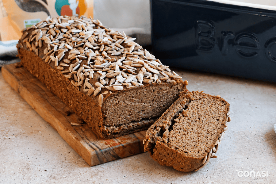 pan de quinoa y semillas de chía, perfecto para el desayuno pan de quinoa y semillas de chía, perfecto para el desayuno