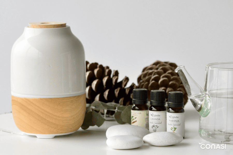 aceites esenciales junto con un difusor aceites esenciales junto con un difusor