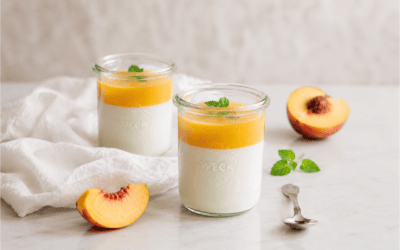 Panna cotta vegana de almendras y melocotón